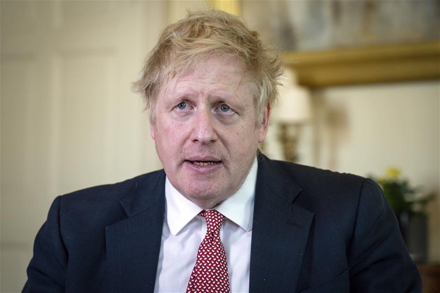 Downing Street anuncia que premier británico es "dado de alta de hospital"