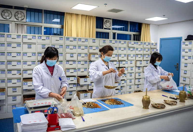 La Medicina Tradicional China recibe aprobación para el tratamiento del COVID-19 