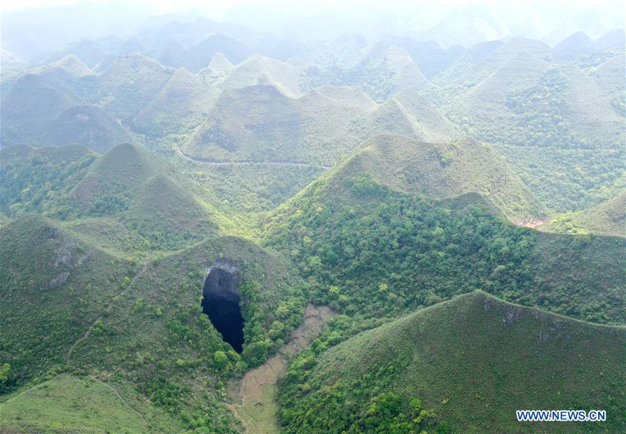 Paisaje del Geoparque Global Leye-Fengshan en Guangxi