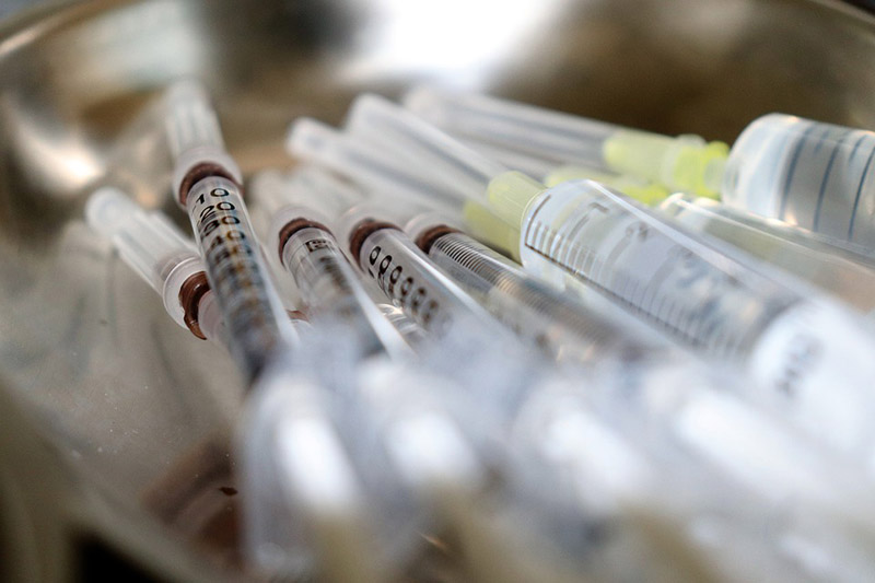 Tres vacunas entran en la segunda fase de ensayos en China