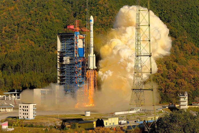 Un cohete Larga Marcha que transporta dos satélites Beidou despega desde el Centro de Lanzamiento de Satélites de Xichang, provincia de Sichuan, 16 de diciembre del 2019. [Foto: Guo Wenbin/China Daily]