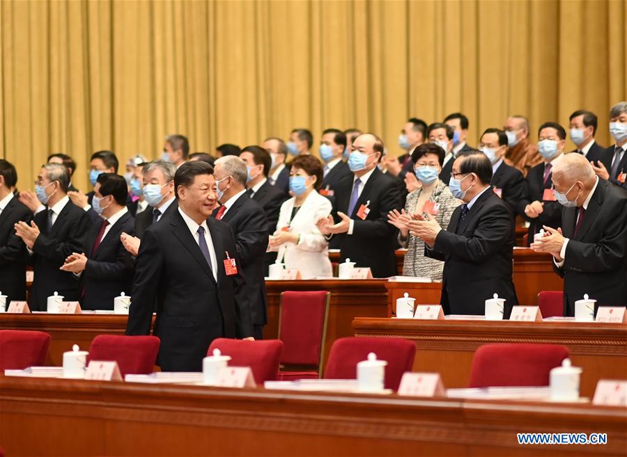 BEIJING, 22 mayo, 2020 (Xinhua) -- Xi Jinping llega a la reunión de apertura de la tercera sesión de la XIII Asamblea Popular Nacional (APN) en el Gran Palacio del Pueblo en Beijing, capital de China, el 22 de mayo de 2020. (Xinhua/Li Xueren)