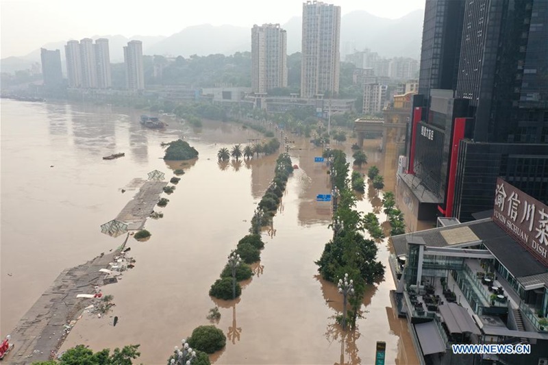 Fotografía aérea de una sección inundada de la carretera Nanbin del distrito de Nan'an del municipio de Chongqing, al suroeste de China. Tomada el 20 de agosto de 2020. [Foto: Xinhua]