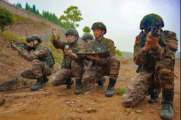 Xi firma orden de movilización para entrenamiento de fuerzas armadas