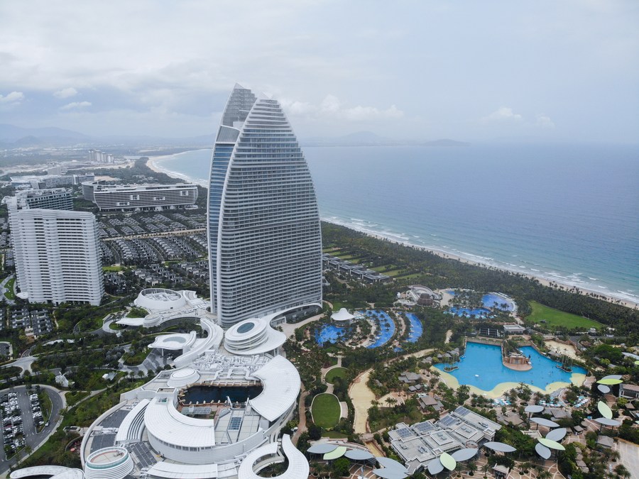 Foto aérea tomada el 4 de abril de 2020 muestra el resort Atlantis en Sanya, provincia de Hainan, en el sur de China. (Xinhua / Zhang Liyun)