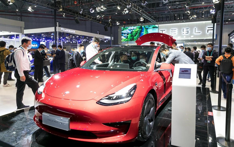 Coche eléctrico Tesla Model 3 expuesto en la tercera edición de la Exposición Internacional de Importaciones de China, Shanghai, 6 de noviembre del 2020. (Foto: Pueblo en Línea/ Zhai Huiyong)