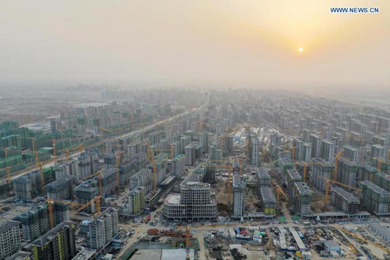 Foto aérea tomada el 31 de marzo de 2021 muestra el sitio de construcción del área de Rongdong en la Nueva Área de Xiongan, en la provincia de Hebei, en el norte de China.