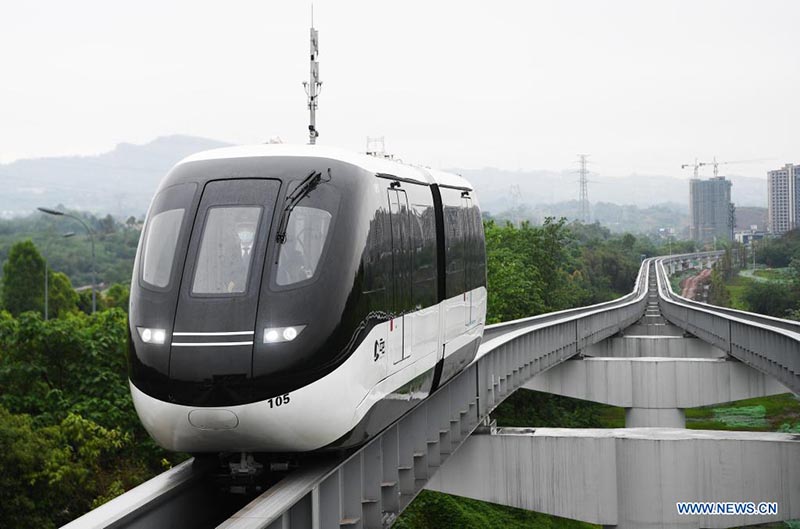 Ultramoderno SkyShuttle de conducción autónoma inicia operaciones en Chongqing