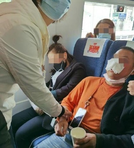 55 médicos entran en acción para ayudar a entrenar a los pasajeros