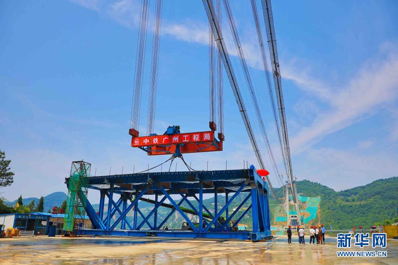 Guizhou: comienza la construcción de la viga para el puente del lago Kaizhou