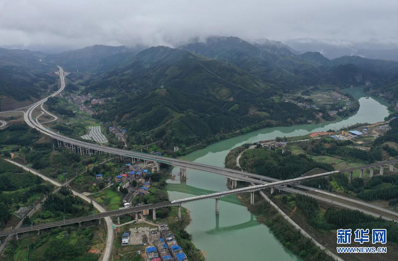 Fotos: la red de transporte nacional de China ha mejorado gradualmente