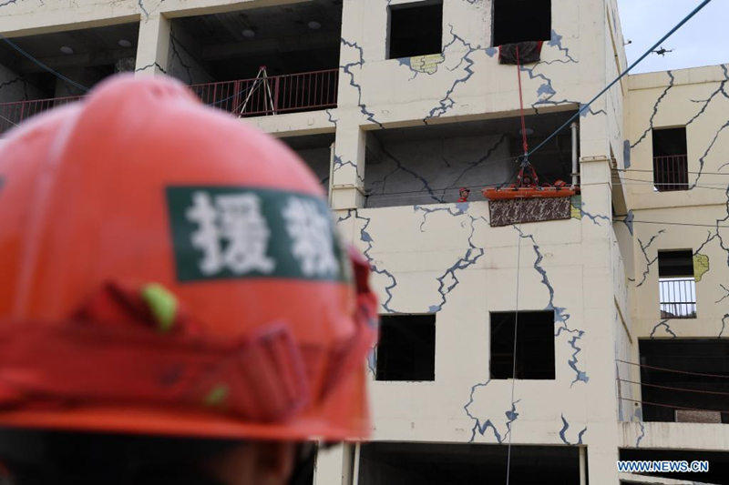 Entretamientos de alto nivel en el Centro Nacional de Entrenamiento de Búsqueda y Rescate Urbano de Lanzhou