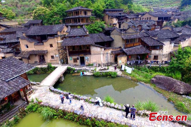 El histórico y tradicional Longtan se revitaliza entre verdes montañas