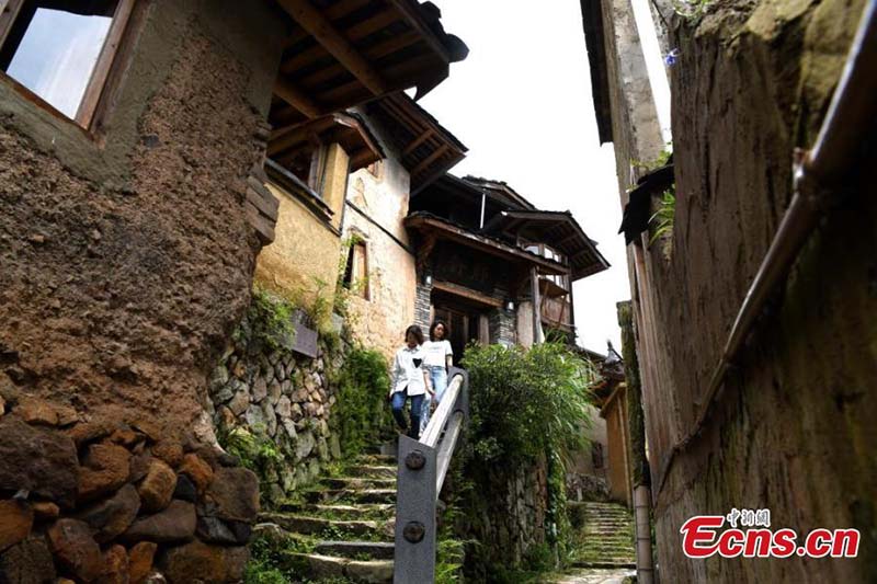 El histórico y tradicional Longtan se revitaliza entre verdes montañas