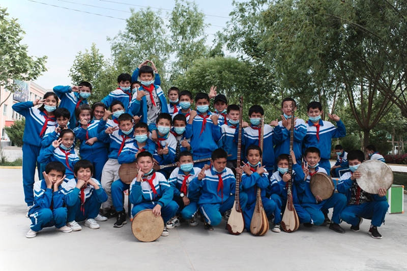 Niños en Kashgar, en la región autónoma Uygur de Xinjiang, noroeste de China, el 19 de mayo de 2021 (Pueblo en Línea / Kou Jie)
