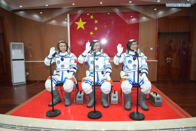 Realizan ceremonia de despedida para astronautas chinos de misión Shenzhou-12