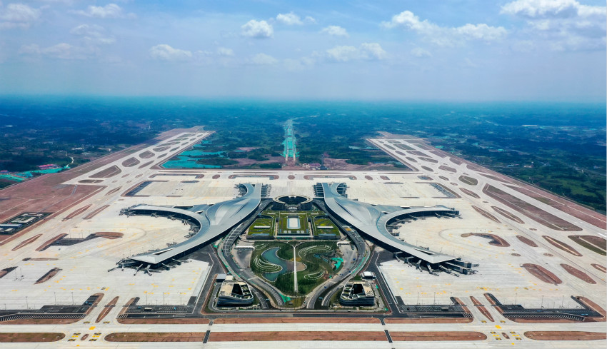 El segundo aeropuerto internacional en Chengdu inicia operaciones