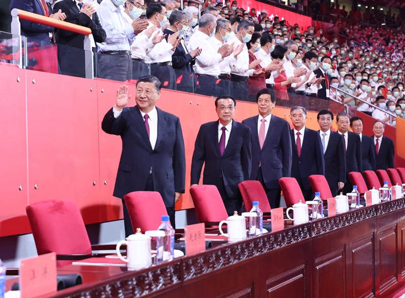 Un espectáculo artístico llamado "La Gran Expedición" se lleva a cabo para celebrar el centenario de la fundación del Partido Comunista de China en el Estadio Nacional, en Beijing, capital de China, en la noche del 28 de junio de 2021. Los líderes del Partido y el Estado Xi Jinping, Li Keqiang, Li Zhanshu, Wang Yang, Wang Huning, Zhao Leji, Han Zheng y Wang Qishan se unieron a cerca de 20.000 personas para ver el espectáculo. (Xinhua/Ju Peng)