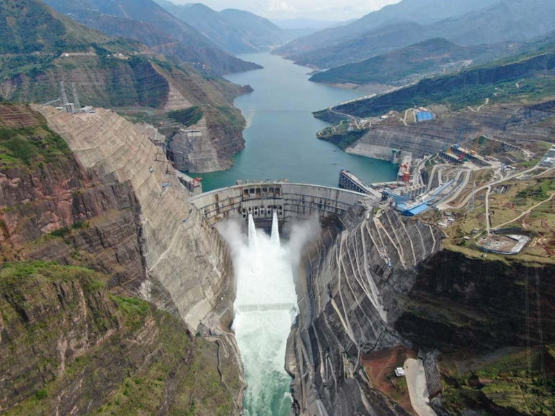 La imagen de arriba muestra la central hidroeléctrica de Baihetan. (Foto de Li Faxing, Pueblo en Línea)