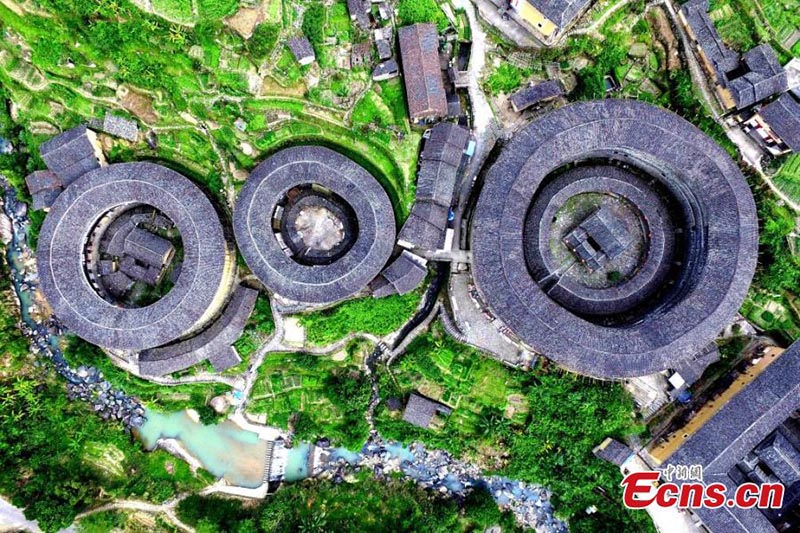 Esta foto muestra la magnífica vista de un Tulou en la provincia de Fujian. (Foto / Wang Dongming)