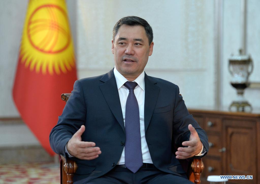 Presidente kirguís otorga "más alta calificación" al PCCh por grandes logros
