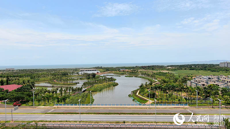 Humedal del río Furong en el nuevo distrito Jiangdong de Haikou, provincia de Hainan. (Foto: Pueblo en Línea/ Niu Liangyu)