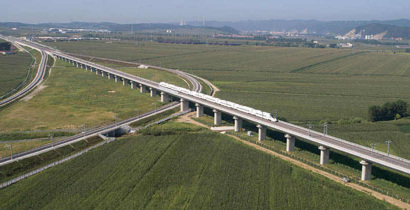 El ferrocarril de alta velocidad más oriental de China comienza las operaciones de prueba el 19 de agosto de 2021. [Foto proporcionada a chinadaily.com.cn]