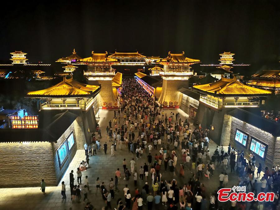 Hebei reanuda su legendario espectáculo nocturno