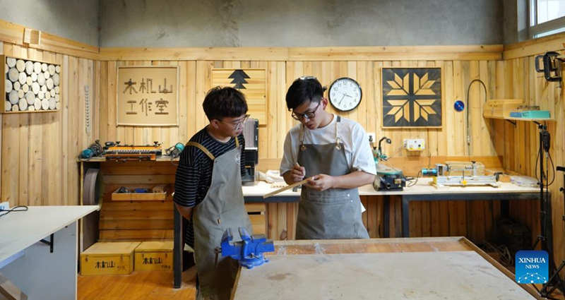 Fabulosas instalaciones mecánicas de madera nacen en Shijiazhuang, Hebei
