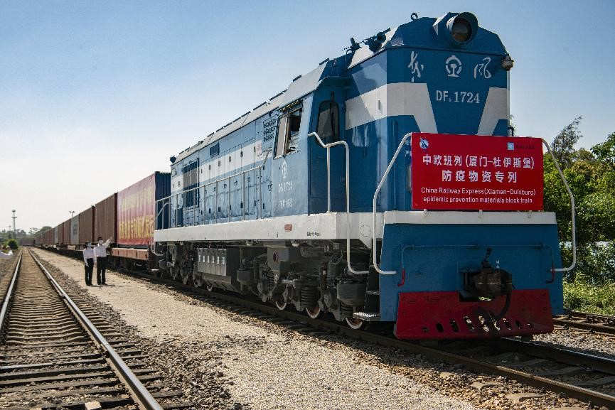 El 21 de abril de 2021, un tren China-Europa con suministros contra la epidemia partió de la estación de tren Haicang de Xiamen hacia Duisburg, Alemania. Zhuang Jianhua / Pueblo en Línea