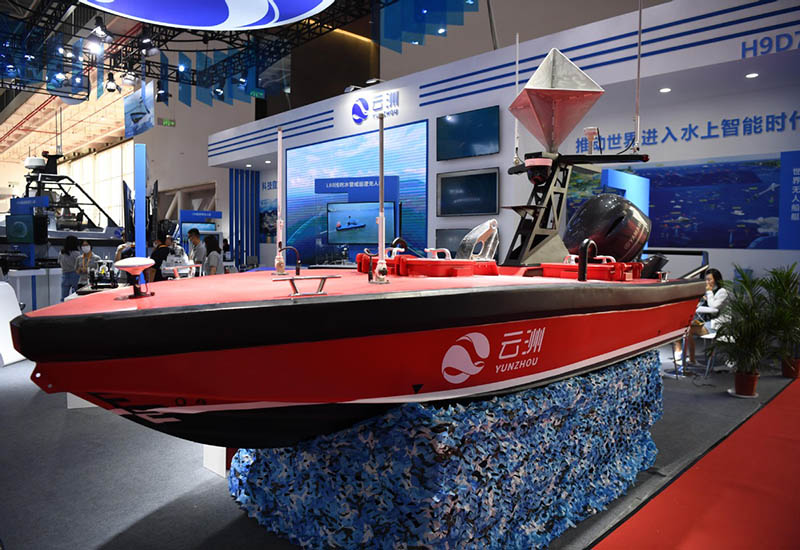 El barco no tripulado de Yunzhou se exhibe en la XIII Exposición Internacional de Aviación y Aeroespacial de China, o Salón Aeronáutico de China 2021, en Zhuhai, provincia de Guangdong del sur de China, el 29 de septiembre de 2021. [Foto / Xinhua]