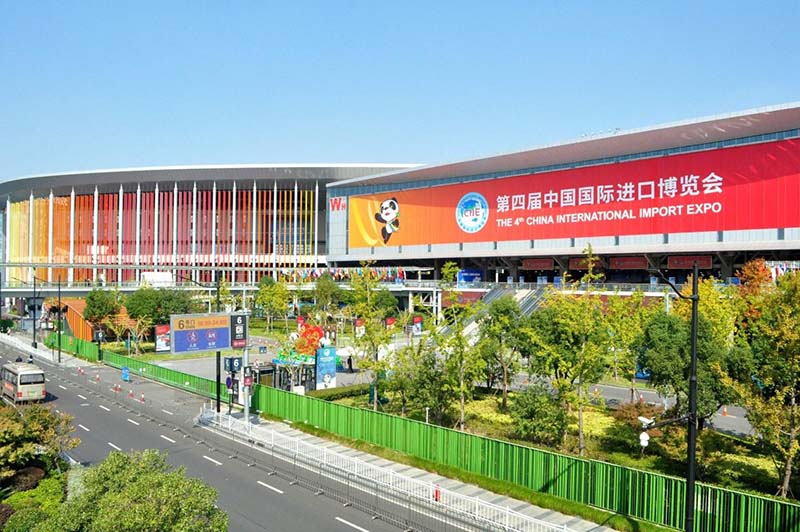 El 30 de octubre de 2021, la foto muestra el Centro Nacional de Exposiciones y Convenciones (Shanghai). (Yan Daming / Pueblo en Línea)