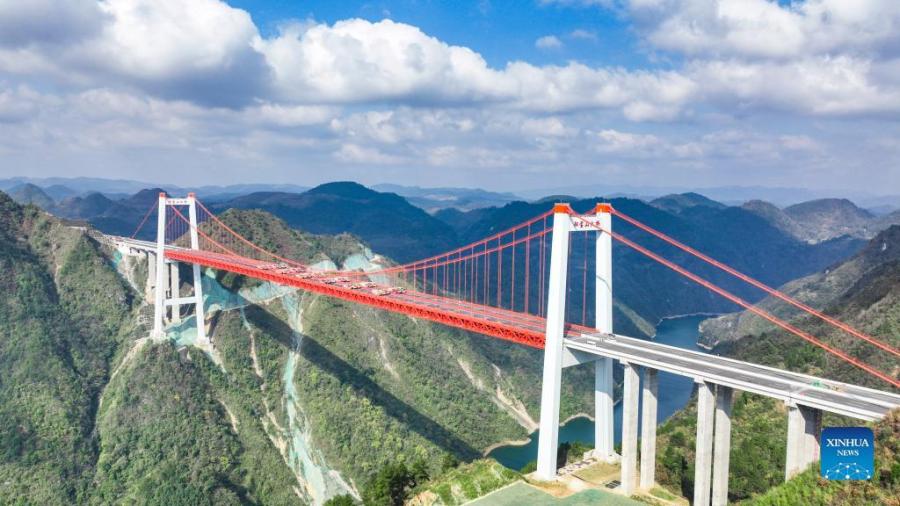 Puente Yangbaoshan prueba su capacidad de carga estática