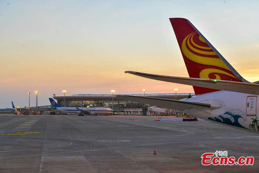 La segunda fase del proyecto de expansión del Aeropuerto Internacional Meilan de Haikou se entró en servicio en la capital de Hainan, 2 de diciembre del 2021. (Foto: Servicios de Noticias de China/ Luo Yunfei)