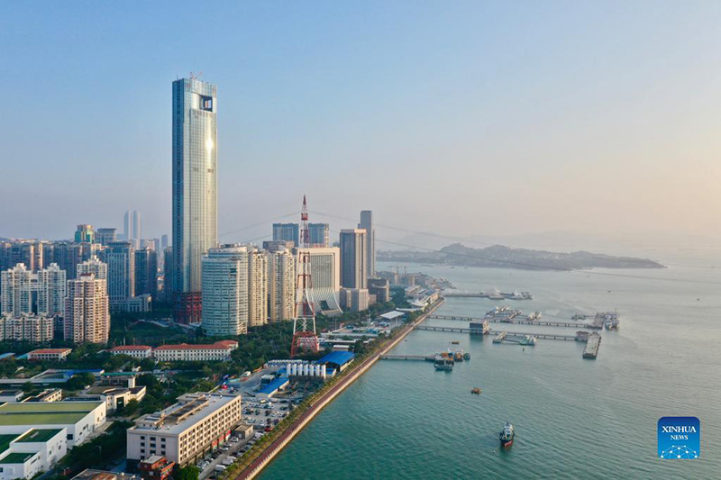 La foto aérea tomada el 29 de septiembre del 2021 muestra una vista de la ciudad de Xiamen, provincia de Fujian.