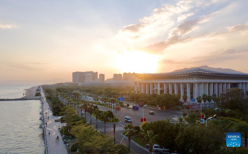 La foto aérea tomada el 9 de diciembre del 2021 muestra una vista del Centro Internacional de Conferencias y Exposiciones de Xiamen, provincia de Fujian.