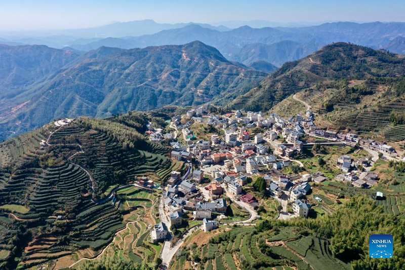 La foto aérea tomada el 7 de diciembre del 2021 muestra el paisaje de la aldea Baijiaoci de Xiamen, provincia de Fujian. 