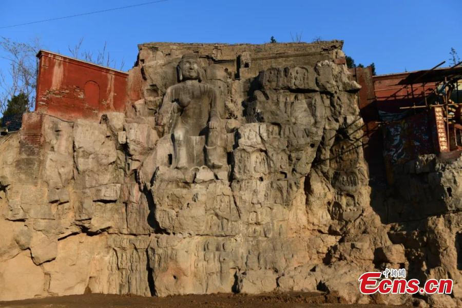Descubren estatuas y reliquias en grutas de Shanxi 