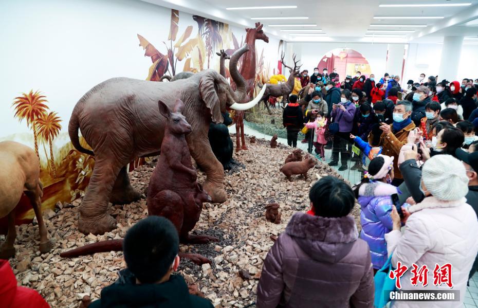 El primer museo del chocolate de Shanghai atrae a muchos turistas