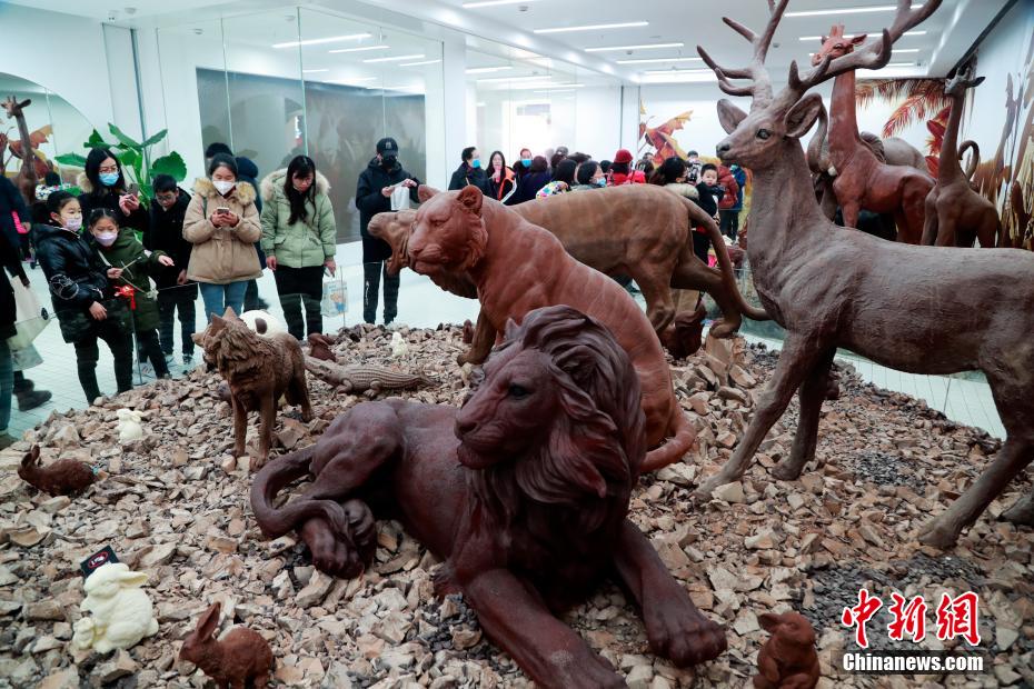 El primer museo del chocolate de Shanghai atrae a muchos turistas