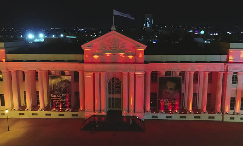 El Palacio Nacional de la Cultura, en Managua, capital de Nicaragua, se iluminó de rojo en honor a los Juegos Olímpicos de Invierno Beijing 2022 y el Año Nuevo Chino. (Foto: Embajada de China en Nicaragua)