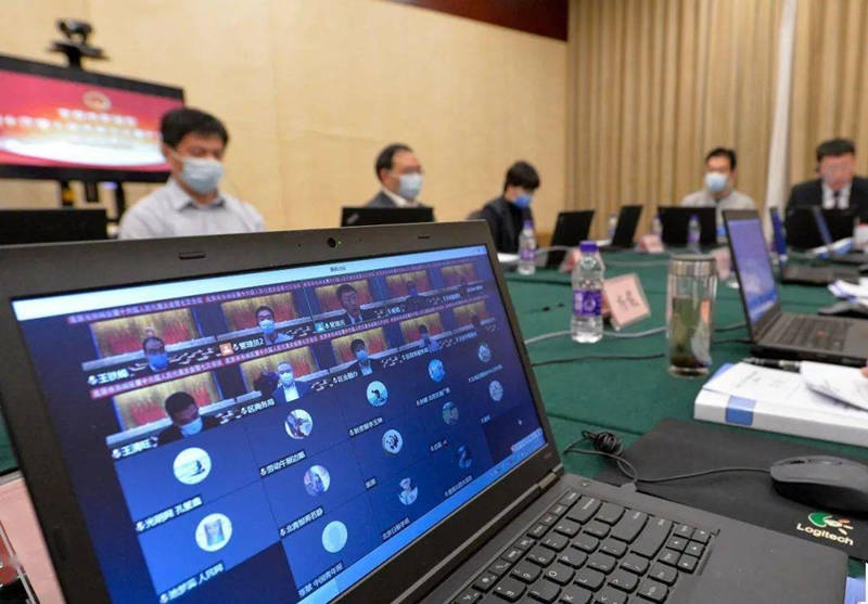 El distrito de Dongcheng, Beijing, realizó cuatro conferencias de prensa durante las reuniones anuales de sus legisladores y asesores políticos a nivel de distrito y utilizó canales en línea para comunicados de prensa por primera vez en enero de 2022. (Foto de Zhang Chuandong)