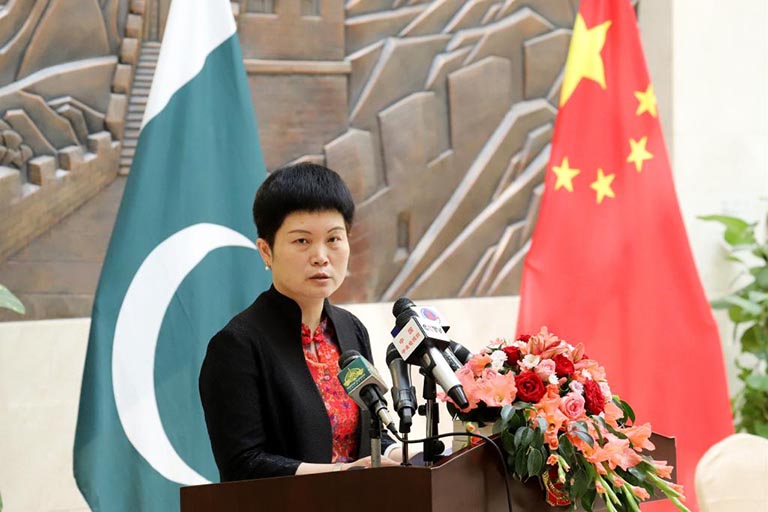 Pakistán desea elevar a nuevas alturas amistad y confianza mutua con China, dice primer ministro
