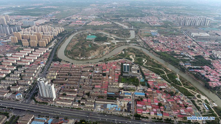 Vista aérea del 24 de mayo de 2022 del paisaje a lo largo del Gran Canal, en la ciudad de Cangzhou, en la provincia de Hebei, en el norte de China. (Xinhua/Luo Xuefeng) 