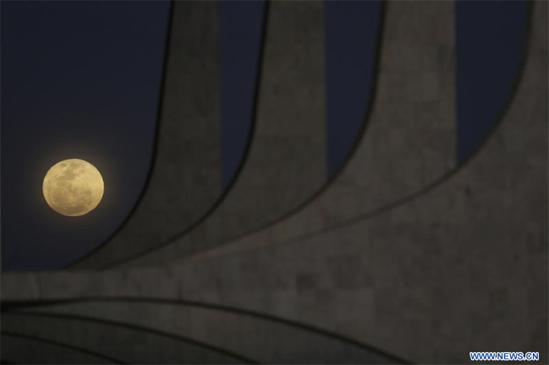 Brasil: Superluna vista desde Brasilia 2
