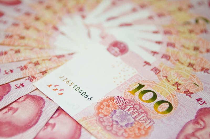 El yuan chino resiste cuando las principales monedas se debilitan frente al dólar estadounidense