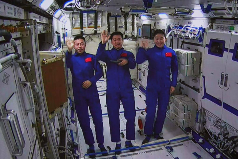 Astronautas chinos de Shenzhou-14 entran al módulo de laboratorio Wentian