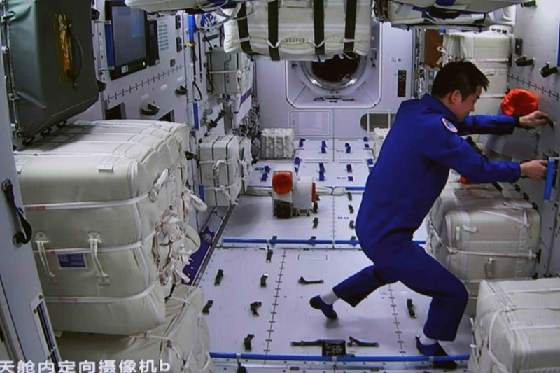 Astronautas chinos de Shenzhou-14 entran al módulo de laboratorio Wentian