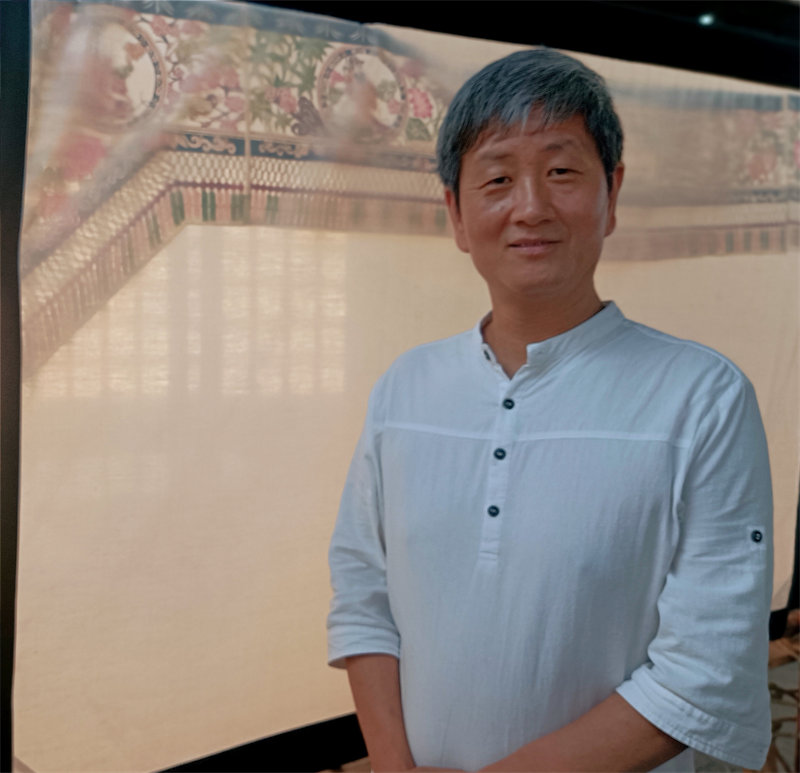 Cuando tenía 14 años eligió dedicarse en cuerpo y alma al teatro de títeres de sombras. Después de casi medio siglo, Xue Hongquan es el heredero nacional de este patrimonio cultural inmaterial de Weinan, 7 de agosto del 2022. (Foto: YAC)