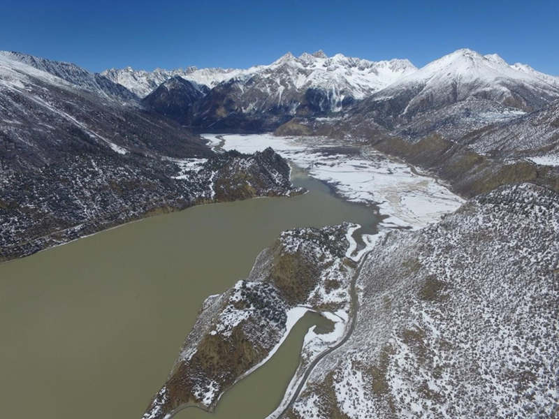 Glaciar Laigu en el condado Basu, ciudad de Qamdo, Tíbet. Foto de Shui Xiaojie/Pueblo en Línea